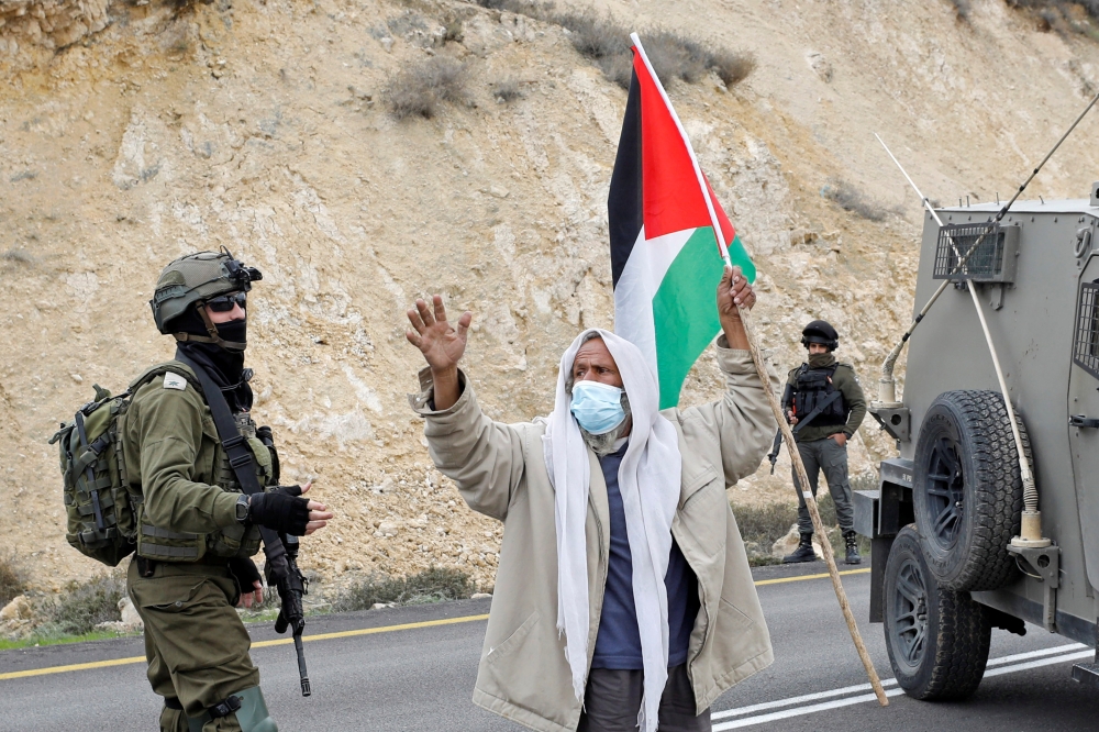 مقاومة-الجدار:-الاحتلال-يستهدف-حرمان-الفلسطينيين-من-أراضي-الأغوار