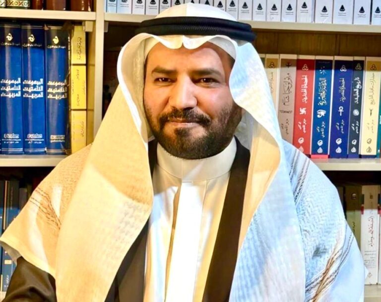 تكليف البروفسور خالد محمد القرني أستاذًا لكرسي الفلسفة بجامعة الملك خالد