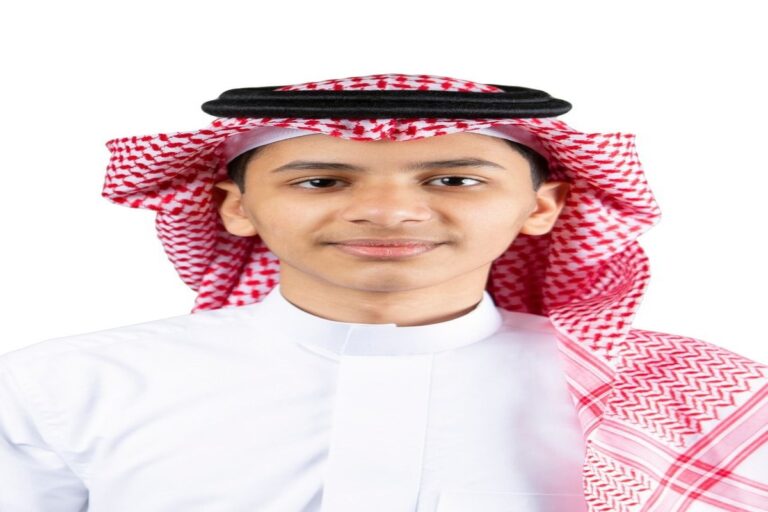 محمد بن علي القرني يُنهي دورة “الإلقاء والعرض” بمركز مسارات التميز للتدريب