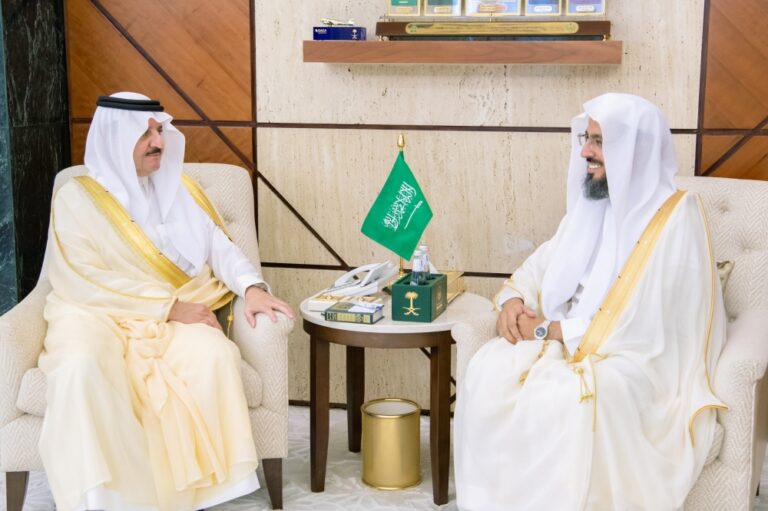 أمير-الشرقية-يستقبل-الشيخ-الغامدي-ويهنئه-بتعيينه-عضوًا-في-مجلس-القضاء