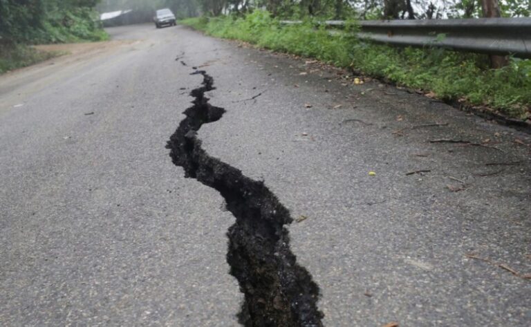 زلزال-بقوة-5.5-ريختر-يضرب-إندونيسيا