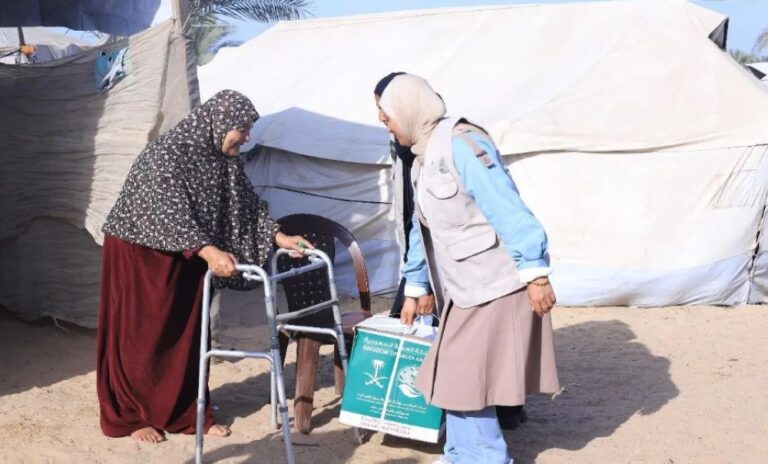 بالصور.-“مركز-الملك-سلمان”-يواصل-عطاءه-الإنساني-في-رفح-جنوب-غزة