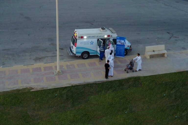 «تطعيمك-في-مكانك».-فرق-طبية-متنقلة-تجوب-النعيرية-لتقديم-لقاح-الإنفلونزا