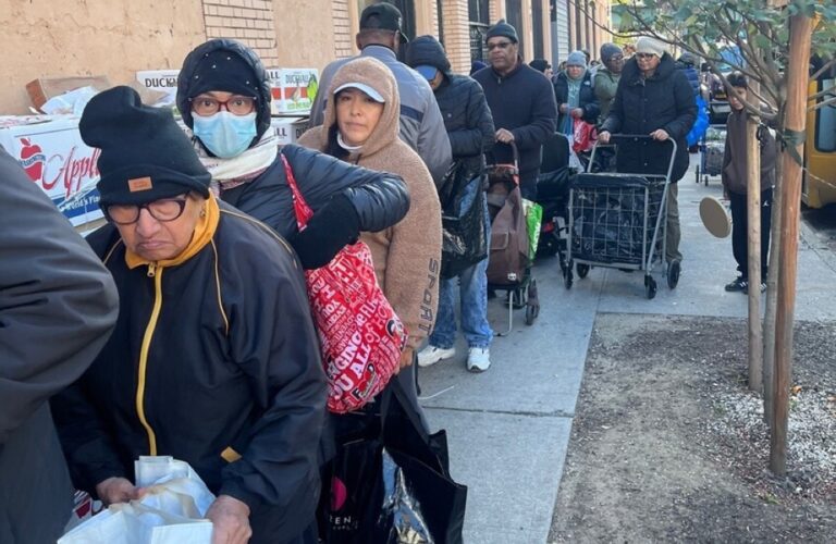 قرار-بخفض-المساعدات-الغذائية-لنحو-42-مليون-أمريكي.-ماذا-يحدث؟