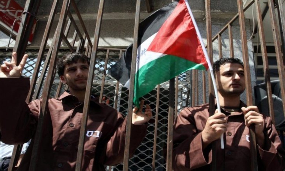 الاحتلال-يحظر-زيارات-الصليب-الأحمر-للمعتقلين-الفلسطينيين