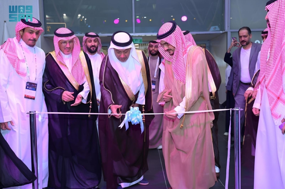 نائب-وزير-«البلديات-والإسكان»-
يفتتح-أعمال-النسخة-35-من-معرض-البناء-السعودي