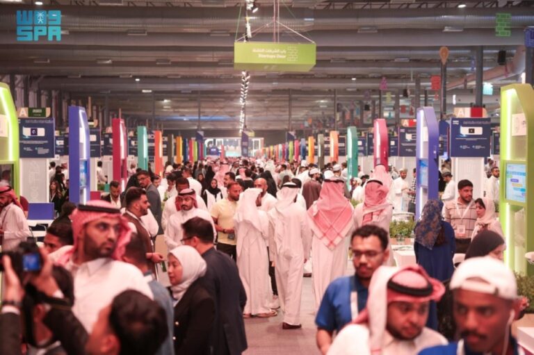 8.4-ملايين-عدد-العاملين-في-المنشآت-الصغيرة-والمتوسطة