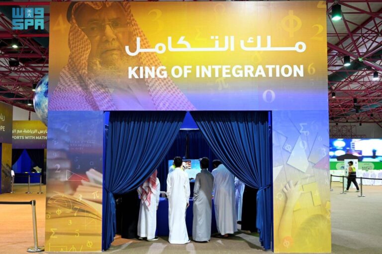 مهرجان-«الرياضيات-لغة-العلوم»-يحتفي-بالعالم-السعودي-علي-الدفاع