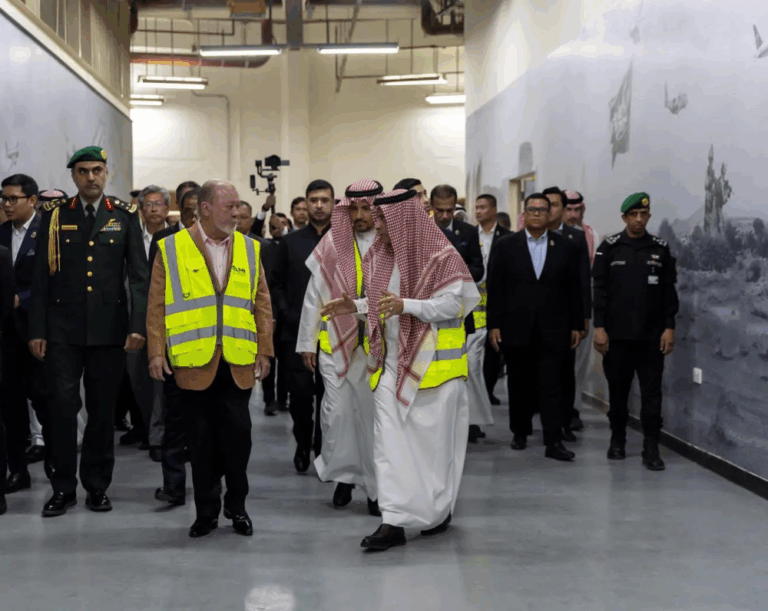 ملك-ماليزيا-يزور-الشركة-السعودية-للصناعات-العسكرية