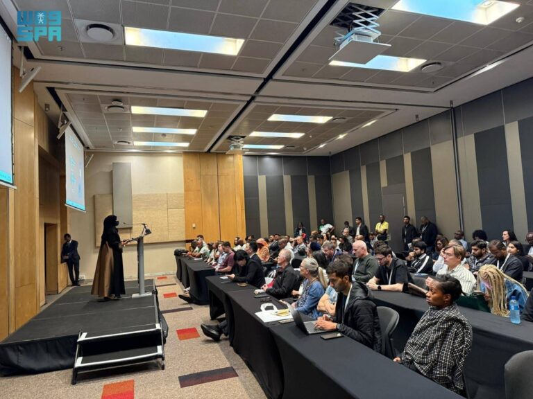 استعراض-جهود-المملكة-في-تطوير-الإطار-العالمي-لقياس-جاهزية-الذكاء-الاصطناعي-بجنوب-أفريقيا