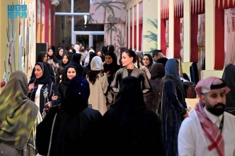 «أنا-عربية».-يجمع-22-دولة-تحت-سقف-الإبداع-ضمن-موسم-الرياض