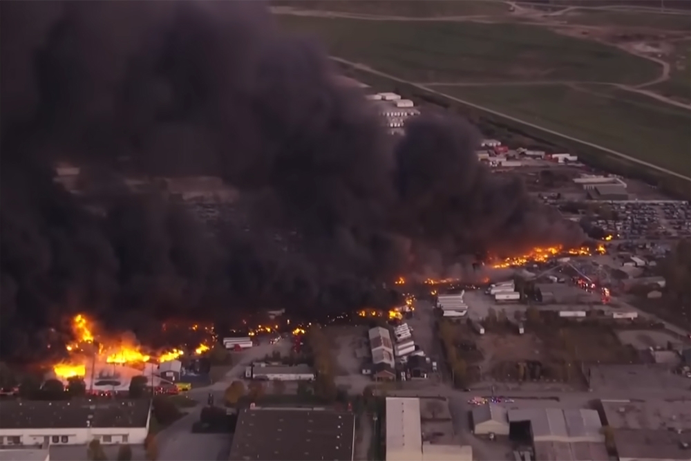 12-قتيلًا.-اشتعال-أحد-المحركات-سبب-تحطم-طائرة-في-كنتاكي-الأمريكية