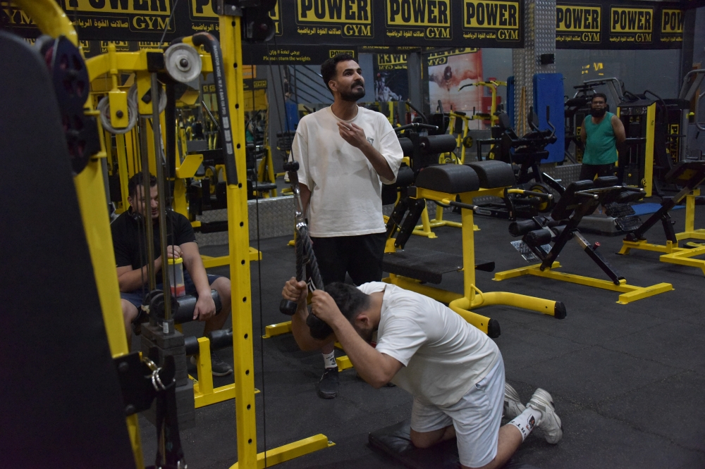 صور|-لم-تعد-للشباب-فقط.-الوعي-يدفع-بالآباء-والأجداد-للصالات-الرياضية