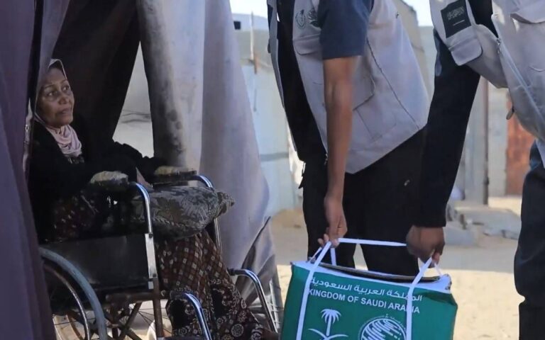 دفعة-جديدة-من-المساعدات-السعودية-لقطاع-غزة