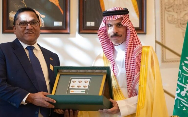 وزير-الخارجية-ونظيره-السريلانكي-يستعرضان-العلاقات-الثنائية