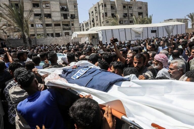مطالبات-بتدخل-دولي.-استشهاد-44-صحفيًا-داخل-خيام-النزوح-في-غزة