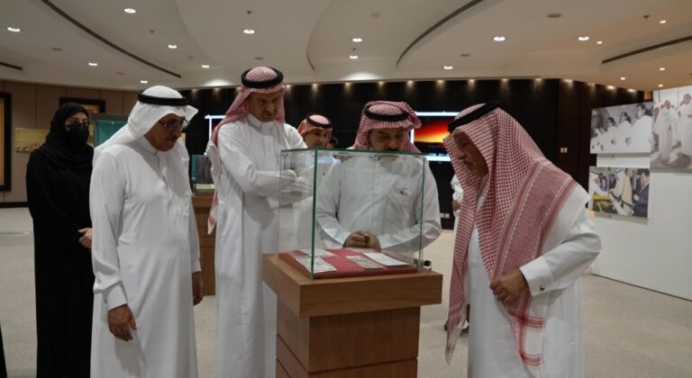 صور|-مكتبة-الملك-عبدالعزيز-العامة-توثق-ركن-الحج-والرحلات-إلى-الحرمين