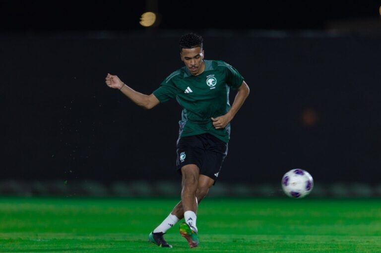 الأخضر-يدشن-تحضيراته-للعرب