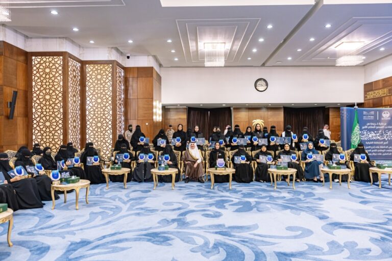 أمير-الشرقية-يكرم-المدارس-الحاصلة-على-درع-التميز-والاعتماد-المدرسي-2025