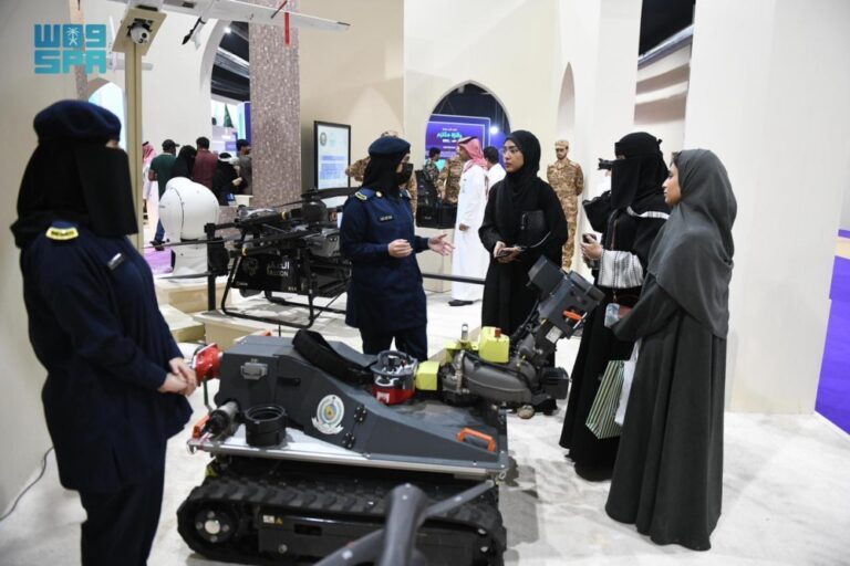 مؤتمر-ومعرض-الحج.-الدفاع-المدني-يعرض-منظومة-خدمات-وتقنيات-متطورة