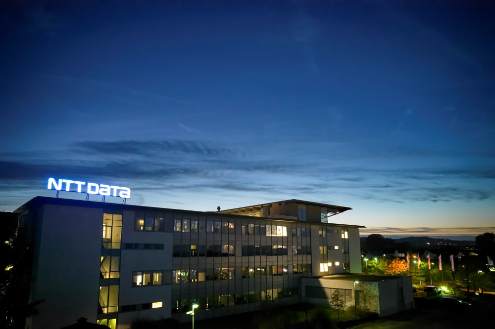 زخم-الذكاء-الاصطناعي-يجذب-«إن-تي-تي»-لإنشاء-مراكز-بيانات-في-السعودية