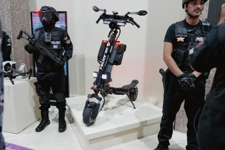 “اليوم”-ترصد-السكوتر-الكهربائي-والآليات-المشاركة-في-خدمة-ضيوف-الرحمن