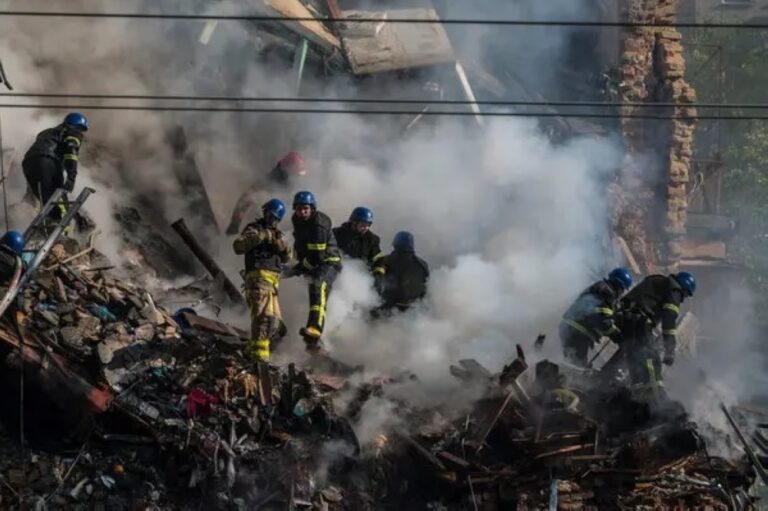 فضيحة-فساد-واسعة-في-أوكرانيا.-وزيلينسكي-يدعو-وزيرين-إلى-الاستقالة