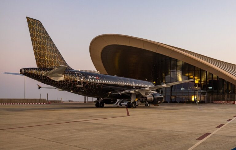 وصول-أول-رحلة-أوروبية-مباشرة-إلى-مطار-“البحر-الأحمر-الدولي”