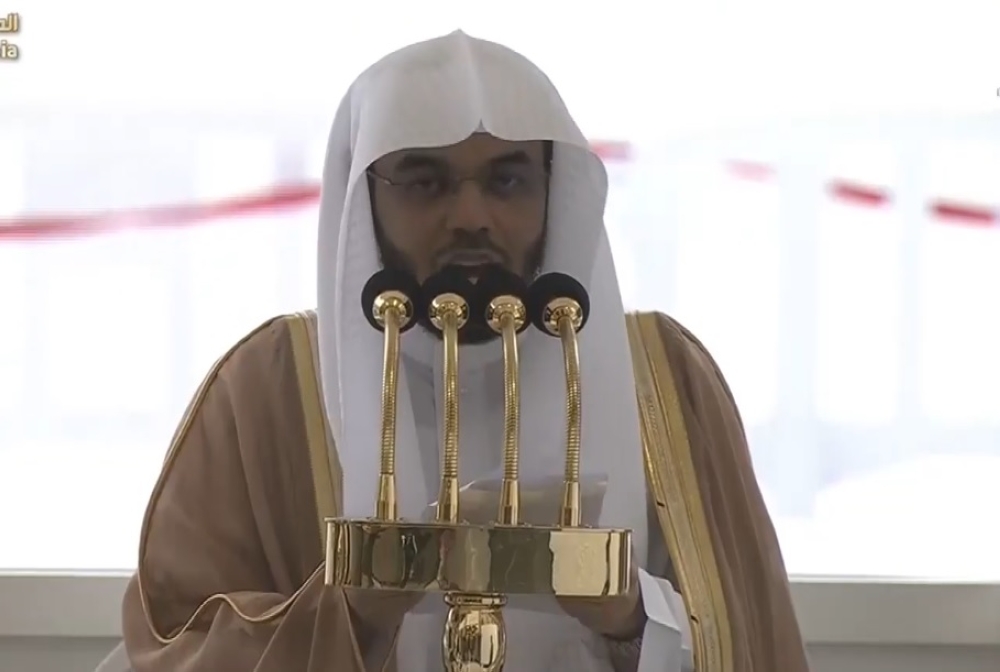 خطيب-المسجد-الحرام:-قرن-الله-شكر-الوالدين-بشكره-تكريمًا-وتعزيزًا-لهما