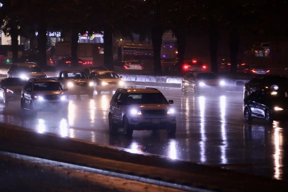 إنذار-برتقالي.-تنبيه-من-أمطار-وصواعق-رعدية-على-حفر-الباطن