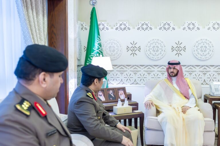نائب-أمير-الشرقية-يستقبل-مدير-الدوريات-الأمنية-بالمنطقة-بمناسبة-تعيينه