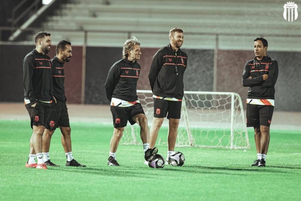 كارينيو-يبدأ-مشوار-المدرسة