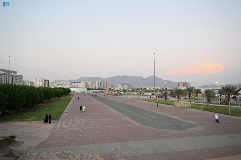 المنتزهات-في-مكة.-أجواء-مثالية-وإقبال-كبير-من-الأهالي-والعائلات