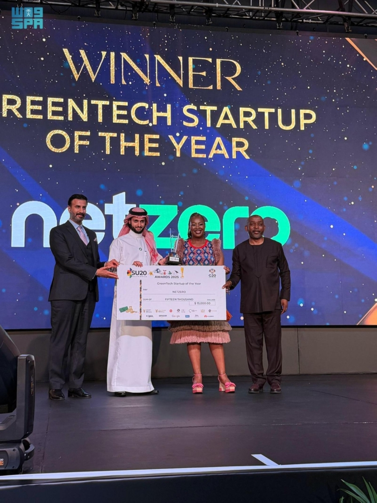 منصة-«نت-زيرو»-
تحصد-المركز-الأول-في-فئة-التكنولوجيا-الخضراء