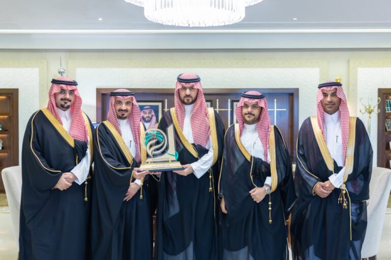 نائب-أمير-الشرقية-يطلع-على-إنجازات-مؤسسة-عبدالله-الشريع-الخيرية