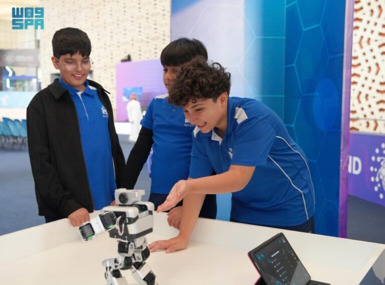 انطلاق-مهرجان-«الذكاء-الطبيعي-يقود-الذكاء-الاصطناعي»-في-واحة-الملك-سلمان