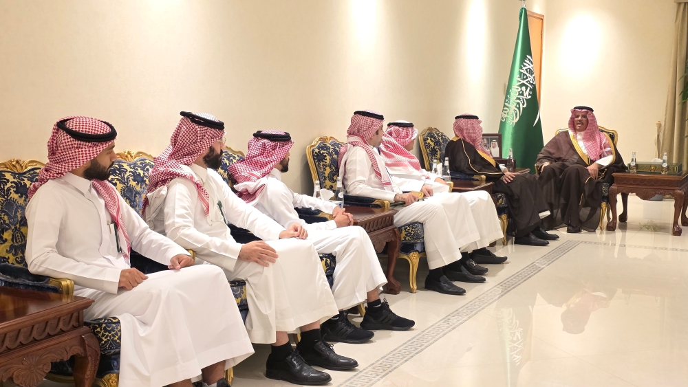 محافظ-الجبيل-يستقبل-وفد-الأمن-الصناعي-ويبحث-آليات-حماية-المنشآت-الحيوية