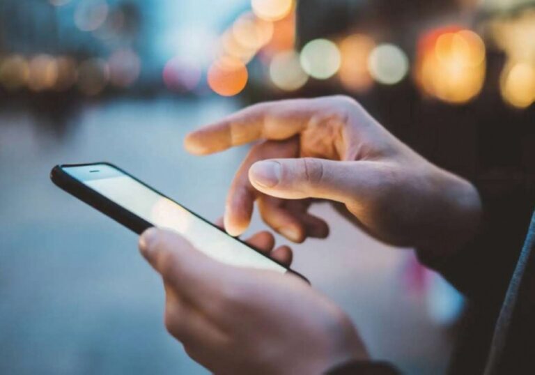 الطلب-الشديد-على-رقائق-الذاكرة-يهدد-برفع-أسعار-الهواتف-الذكية