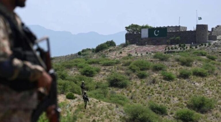 نيران-القوات-الباكستانية-تحصد-23-قتيلاً-قرب-الحدود-مع-أفغانستان