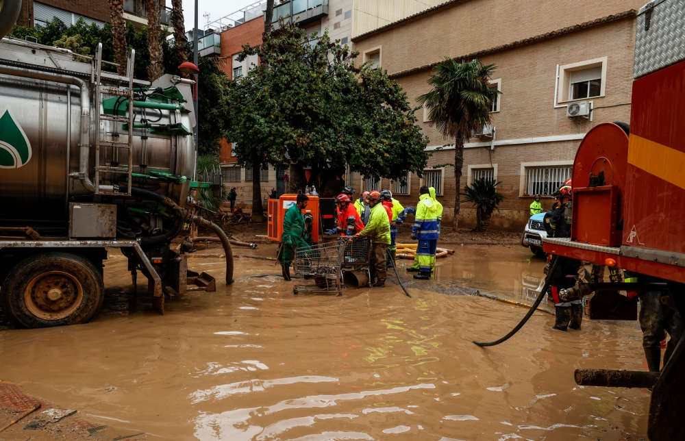 المياه-غمرت-المنازل.-عواصف-شديدة-وفيضانات-تضرب-شمال-اليونان