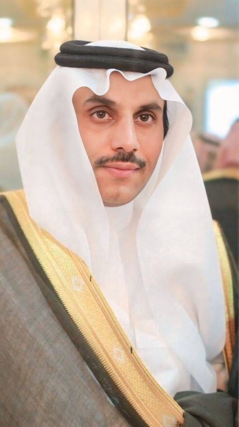 آل-خريم-يتلقى-التهاني-بمناسبة-حصوله-على-درجة-الدكتوراه