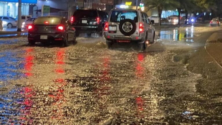 عاجل:-تنبيهات-لسالكي-طرق-مكة-مع-توقعات-أمطار-رعدية-الثلاثاء-والأربعاء