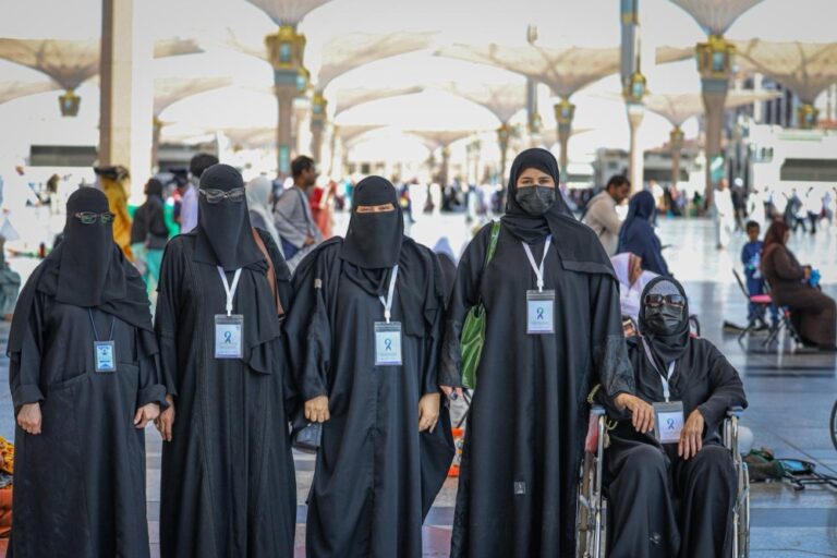 “سرطان-الشرقية”-تنقل-محاربات-المرض-إلى-رحاب-المدينة-المنورة