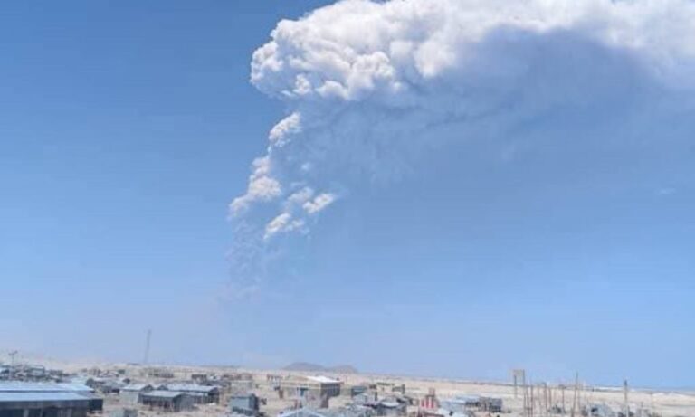 عاجل:-تأثيرات-بركان-إثيوبيا-بعيدة-عن-المملكة.-و”الأرصاد”-تتابع-حركة-الرماد-بالطبقات-العليا