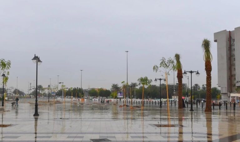 أمطار-غزيرة.-الدفاع-المدني-يدعو-إلى-توخي-الحذر-في-3-مناطق