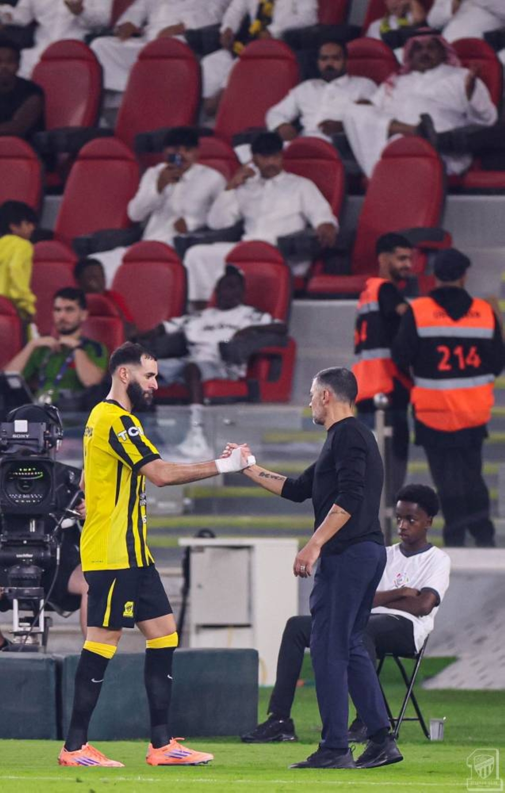 تحديات-صعبة-
كونسيساو-على-فوهة-بركان