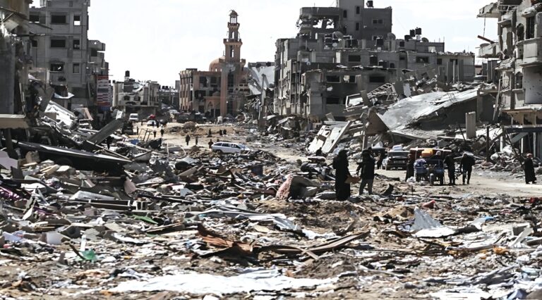 ارتفاع-عدد-الشهداء-الفلسطينيين-في-القصف-على-غزة-إلى-69,799-شهيدًا