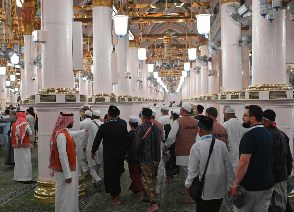 التقنيات-الحديثة-تعزز-تجربة-الزائرين-في-المسجد-النبوي-الشريف