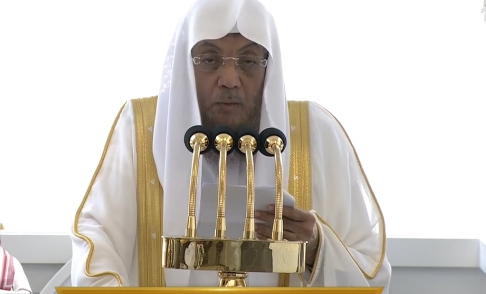 خطيب-المسجد-الحرام-يؤكد-فضيلة-الإحسان-وقضاء-حاجة-الآخرين