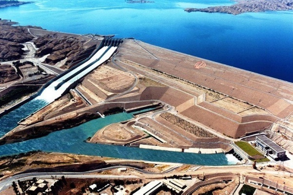 الجفاف-يضرب-توليد-الكهرباء-من-أحد-أكبر-السدود-الإيرانية
